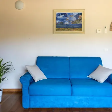Valdana Charming Flat With Veranda And Garden Appartamento Casa Buraccio